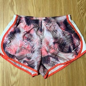 Nike Shorts, size girls M